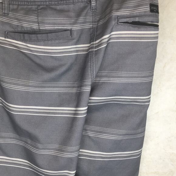 O'Neil Gray Cream Striped Board Shorts Men's Size 36 - Picture 12 of 16